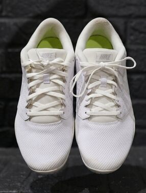Nike Women's Cheer Sideline 4 White Sneakers Size 8.5